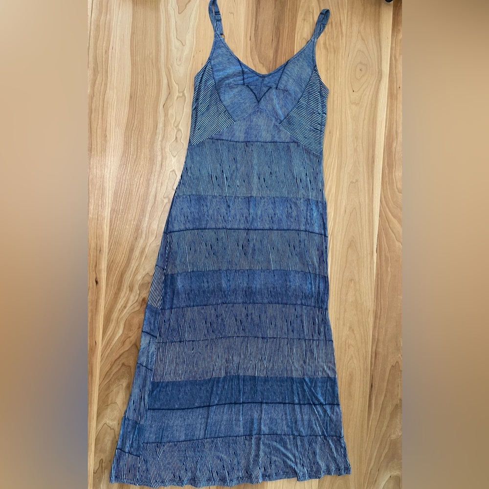 Splendid Women's M Blue Striped Sleeveless Maxi Dress Soft Lightweight